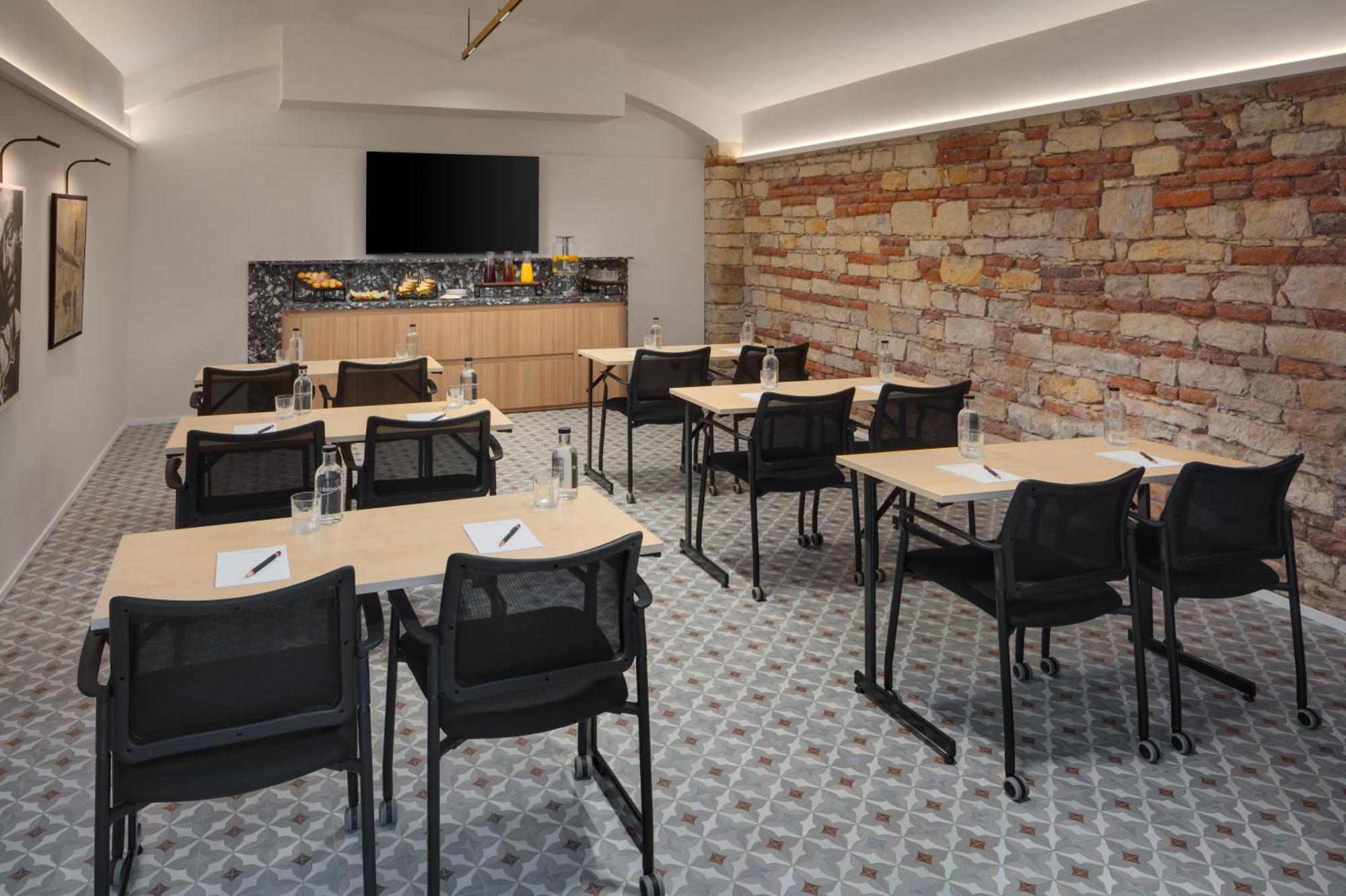 Hotel Bookquet Prague Exterior photo The meeting room