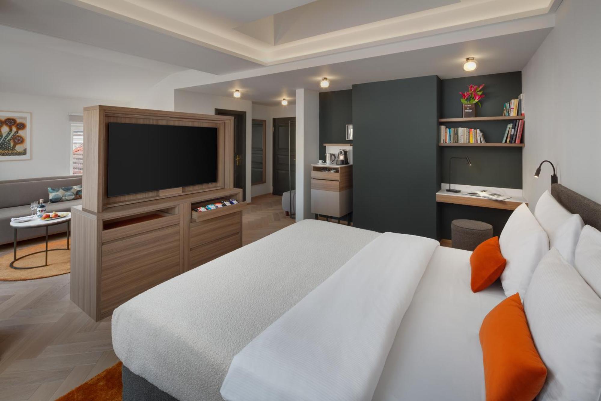 Hotel Bookquet Prague Exterior photo A room at the hotel